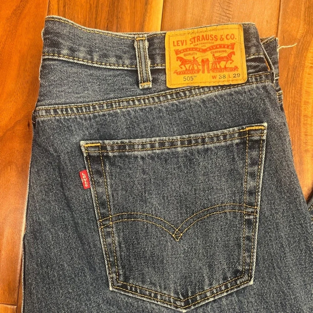 Levi's 505 Regular Fit Jeans Mens 38x29 Blue Medium Wash Straight Leg Classic